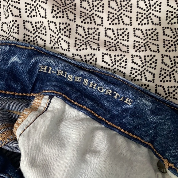 AE High Rise Shortie - Picture 3 of 4